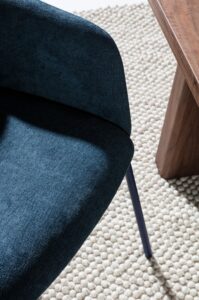 SILLA_CON_BRAZOS_ASLIN_TELA_AZUL_19697_DETALLES1